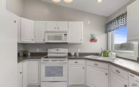 6725 Townsend, Summerset, SD 57718 photo 12