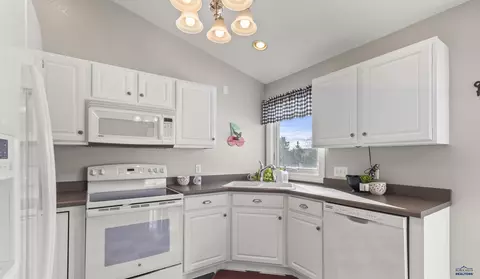 6725 Townsend, Summerset, SD 57718 photo 11