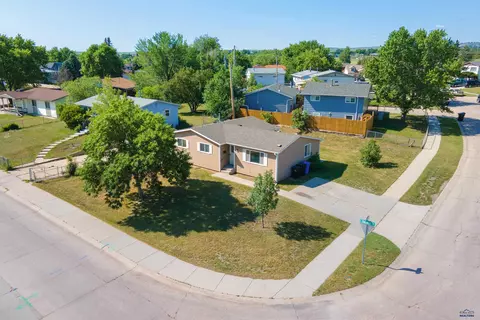 923 E Oakland, Rapid City, SD 57701