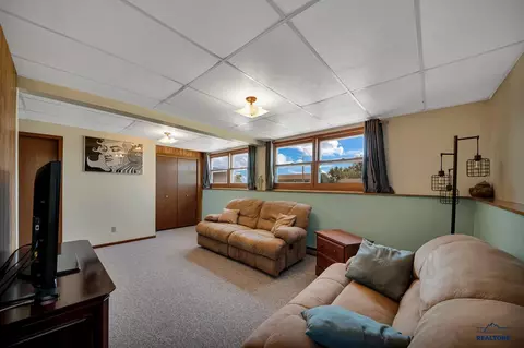705 Zenith St, Belle Fourche, SD 57717 photo 18