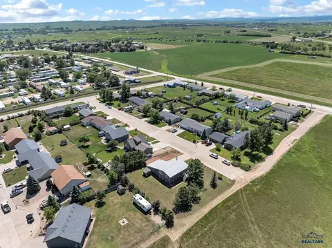 705 Zenith St, Belle Fourche, SD 57717 photo 30