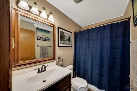 705 Zenith St, Belle Fourche, SD 57717 photo 15