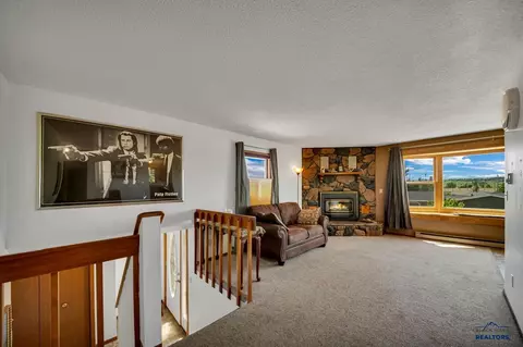 705 Zenith St, Belle Fourche, SD 57717 photo 7