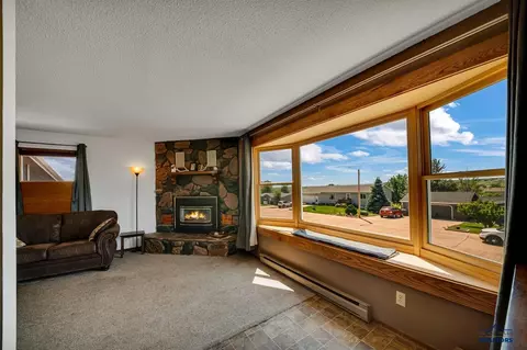 705 Zenith St, Belle Fourche, SD 57717 photo 8