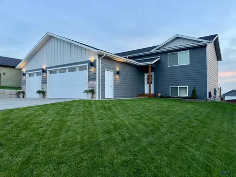 5321 Homestead St, Rapid City, SD 57703