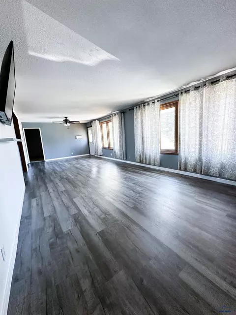 Living - 410 W 8th, Winner, SD 57580 photo 3 of 3