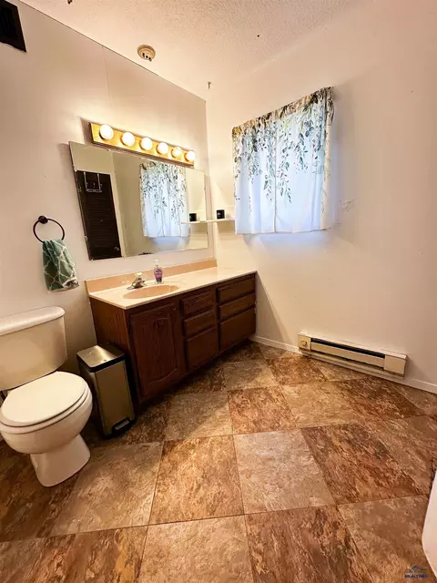 Bath - 410 W 8th, Winner, SD 57580 photo 1 of 3