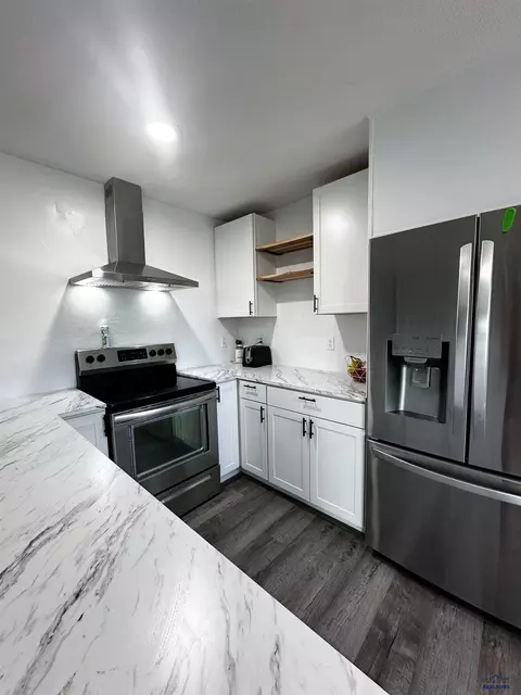 410 W 8th, Winner, SD 57580