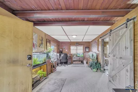 Entry Way - 20752 Pyrite Ct, Lead, SD 57754 photo 1 of 2
