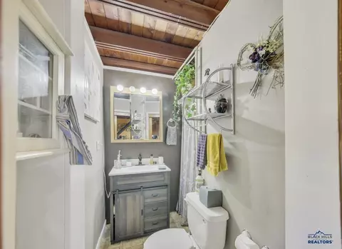 Bath - 20752 Pyrite Ct, Lead, SD 57754 photo 1 of 1