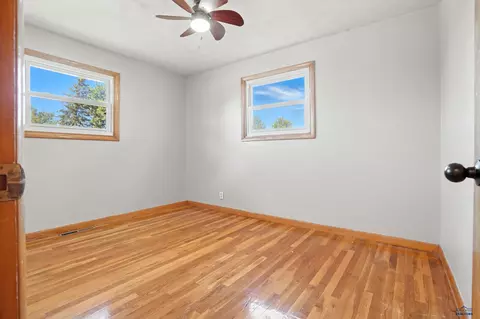 912 Stanley, Belle Fourche, SD 57717 photo 9