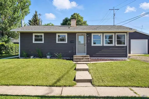 912 Stanley, Belle Fourche, SD 57717