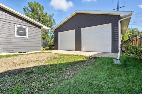 912 Stanley, Belle Fourche, SD 57717 photo 21