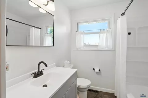 912 Stanley, Belle Fourche, SD 57717 photo 10