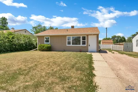2513 Willow Ave, Rapid City, SD 57701