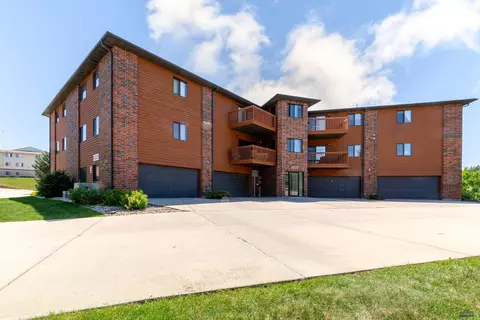 4235 Fairway Hills Dr # 205, Rapid City, SD 57702