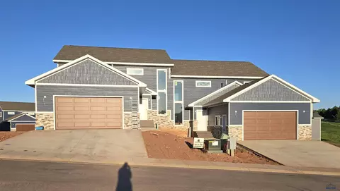 7009 Melbourne Ct, Rapid City, SD 57702