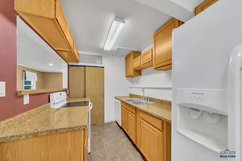 129 E St Patrick, Rapid City, SD 57701 photo 6