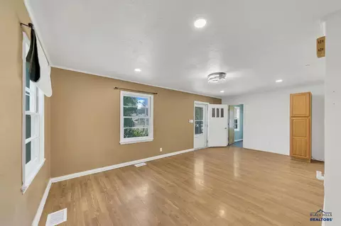 129 E St Patrick, Rapid City, SD 57701 photo 4