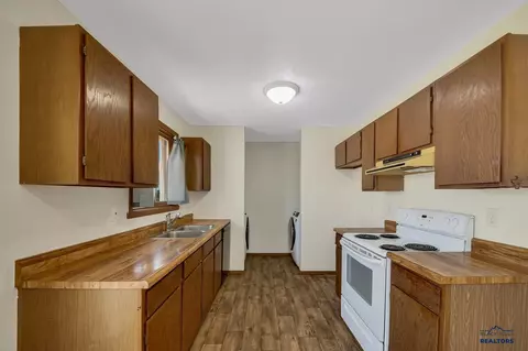 512 Falcon Dr, Box Elder, SD 57719 photo 5
