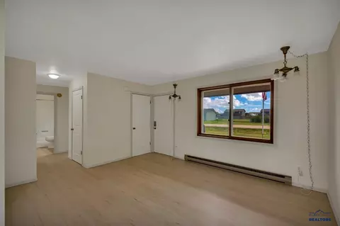 512 Falcon Dr, Box Elder, SD 57719 photo 4