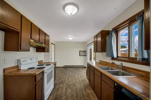 512 Falcon Dr, Box Elder, SD 57719 photo 6