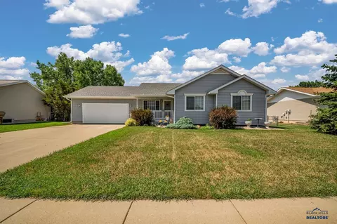 5305 Mercury Dr, Rapid City, SD 57701