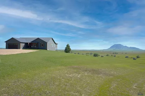 7536 Whitetail Dr, Sturgis, SD 57785