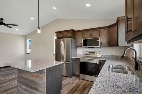 412 Alpha Ave, Box Elder, SD 57719 photo 7