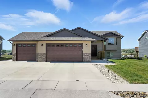 3697 Blackpowder Rd, Rapid City, SD 57703