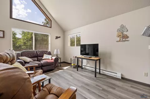 394 Mitchell, Keystone, SD 57751 photo 5
