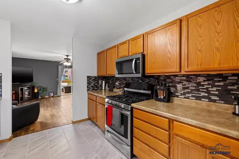 Kitchen - 6753 Mulberry Dr, Summerset, SD 57718 photo 2 of 3