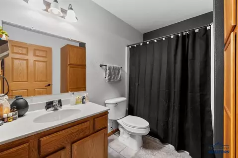 Bath - 6753 Mulberry Dr, Summerset, SD 57718 photo 2 of 2