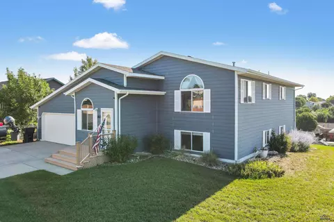 1468 Carl Ave, Rapid City, SD 57703