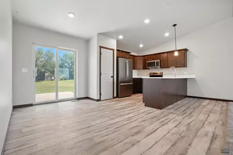 1014 Driver Cir, Wall, SD 57790 photo 12