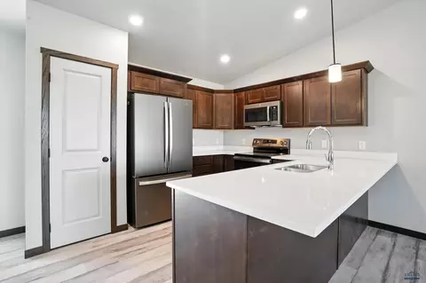 1014 Driver Cir, Wall, SD 57790 photo 6