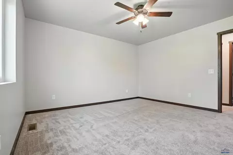 1014 Driver Cir, Wall, SD 57790 photo 15