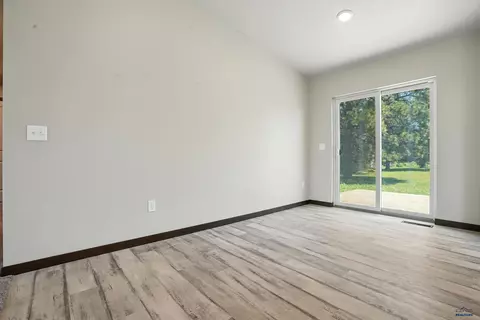 1014 Driver Cir, Wall, SD 57790 photo 10