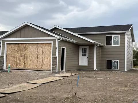 3777 Haralson Ln, Rapid City, SD 57703