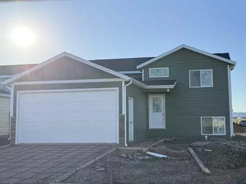 3753 Haralson Ln, Rapid City, SD 57703