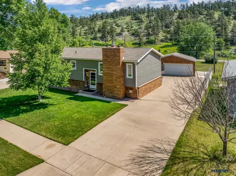 712 Belmont Dr, Rapid City, SD 57702