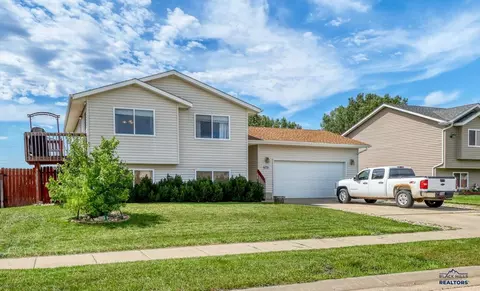 573 Stealth Ln, Box Elder, SD 57719 photo 2