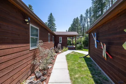 106 Montgomery, Custer, SD 57730 photo 27