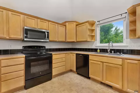 10315 Remmington St, Summerset, SD 57718 photo 17