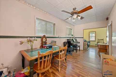 Dining - 822 Lawrence St, Belle Fourche, SD 57717 photo 1 of 1