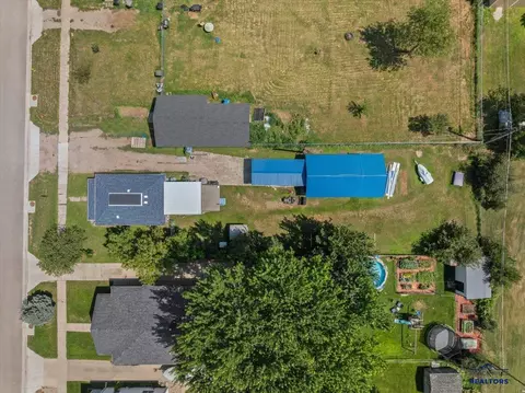 View/Area - 822 Lawrence St, Belle Fourche, SD 57717 photo 3 of 5