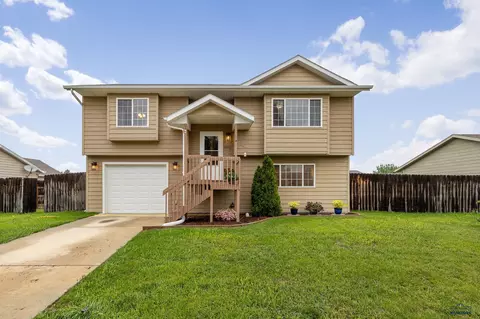 5072 Savannah St, Rapid City, SD 57703