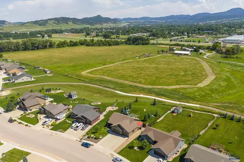 1849 Russell St, Spearfish, SD 57783 photo 30