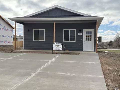 5525 Crystalline Hills Dr, Rapid City, SD 57703