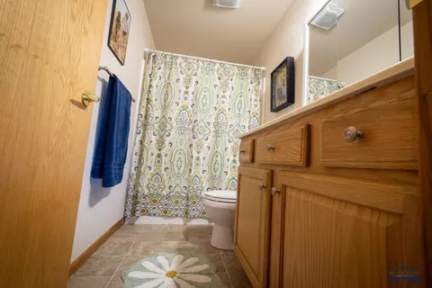 Bath - 6935 Townsend, Summerset, SD 57718 photo 2 of 3